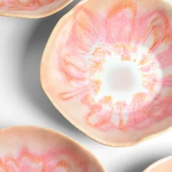 Céladon Paris Assiette creuse Onda | Rose anémone Hot