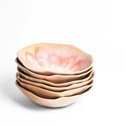Céladon Paris Assiette creuse Onda | Rose anémone Hot